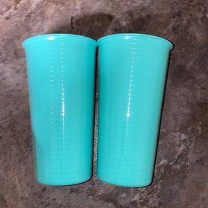 Set of cups